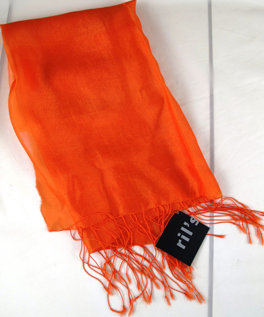 欧盟对中国产围巾发出消费者警告